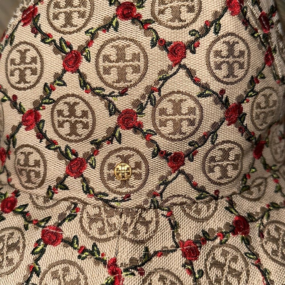 Tory Burch OS Beige Tan Red Monogram Embroidered Climbing Rose Bucket Hat - Picture 10 of 11
